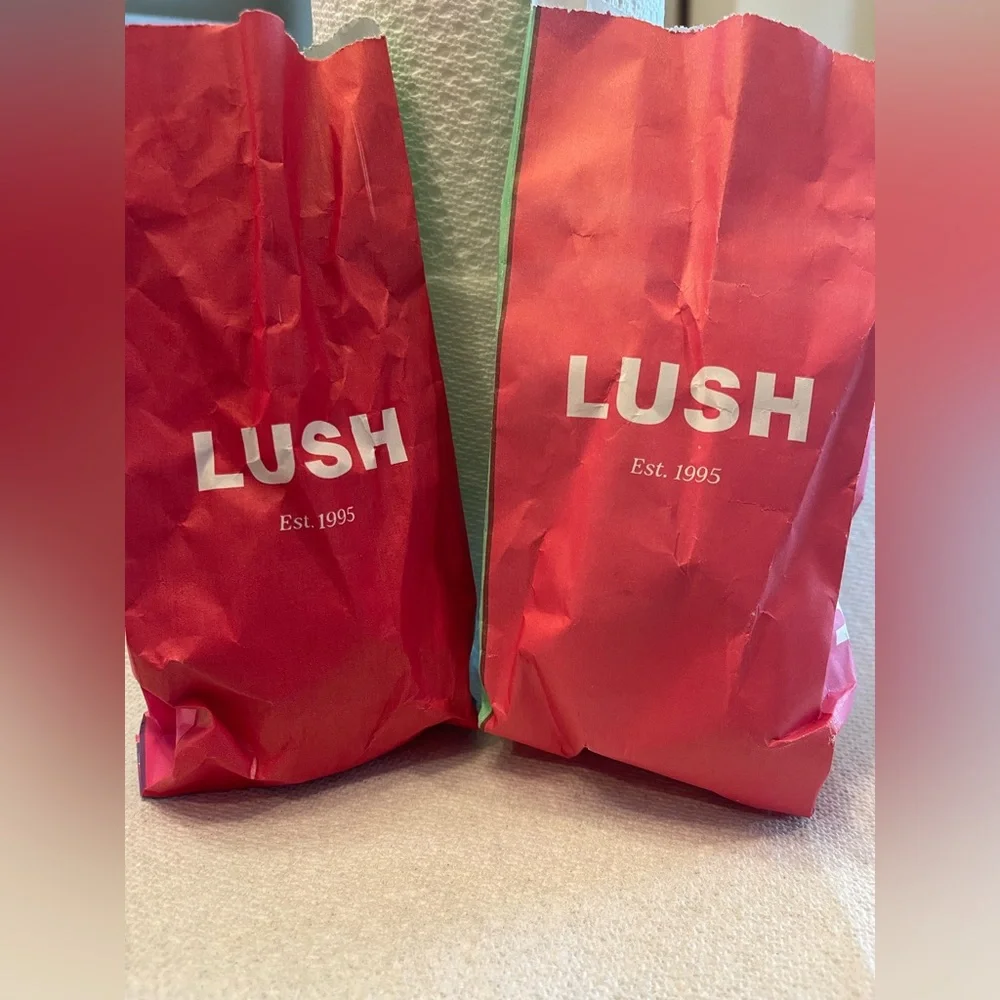 BRAND NEW LUSH BUBBLE BARS ~NWOT 🛁